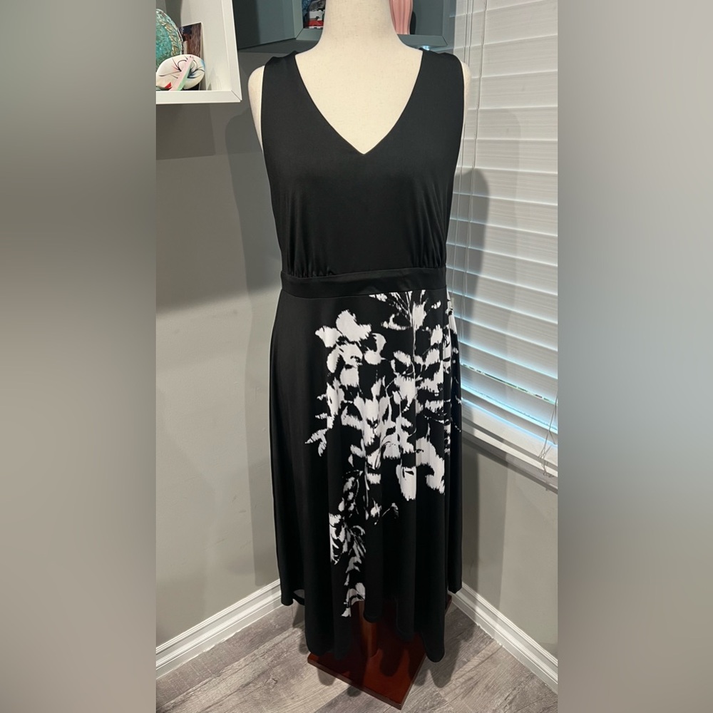 Avenue‎ Black Floral Midi Dress